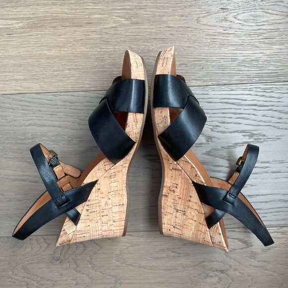 Clarks Artisan Active Air 3" Heel Wedge Leather Sandals Black + Tan Sz 8M - Picture 3 of 10